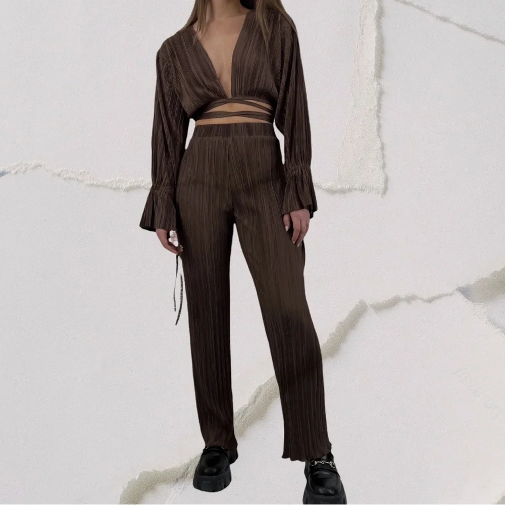 Brown two piece set - Picture 3 of 5